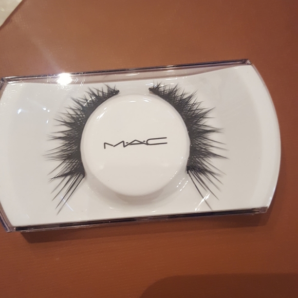 Mac Eyelashes NWT - Picture 3 of 6
